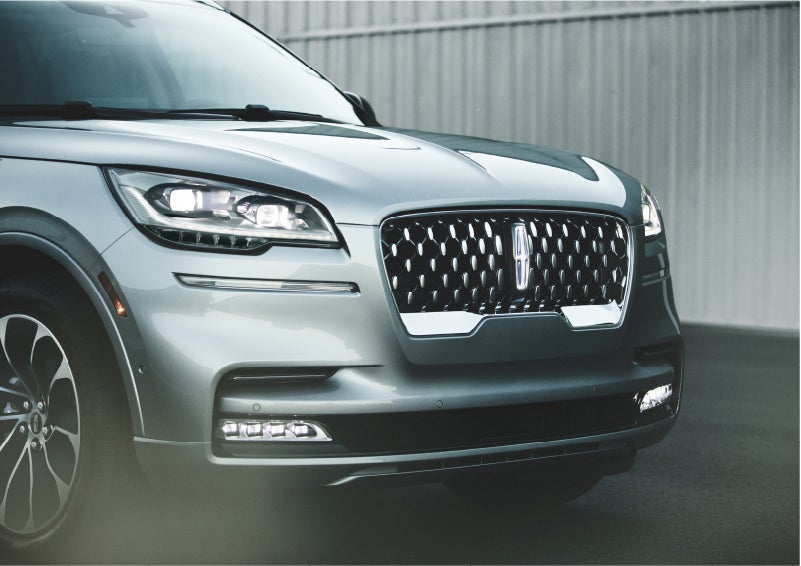 The available adaptive pixel LED headlamps of the 2023 Lincoln Aviator® SUV activated | Baldwin Lincoln in Covington LA
