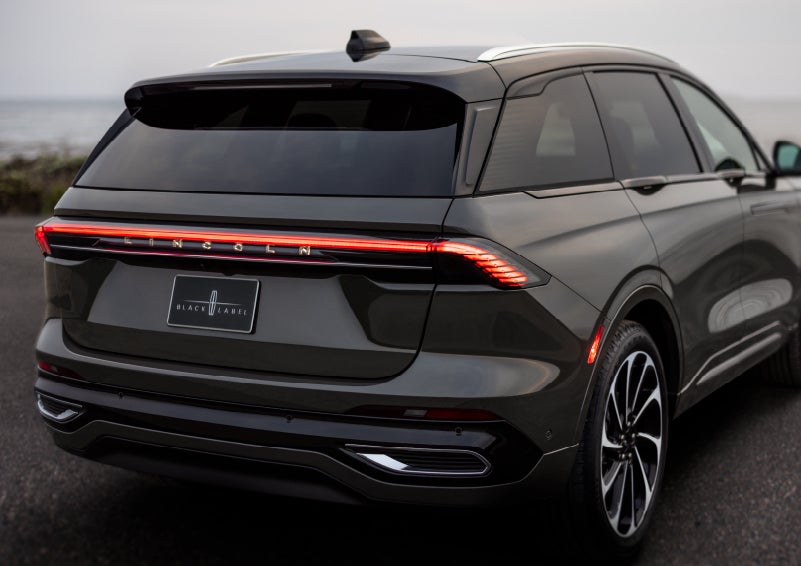 The rear of a 2024 Lincoln Black Label Nautilus® SUV displays full LED rear lighting. | Baldwin Lincoln in Covington LA