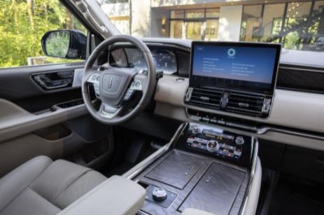 2022 Lincoln Navigator vs Jeep Grand Wagoneer