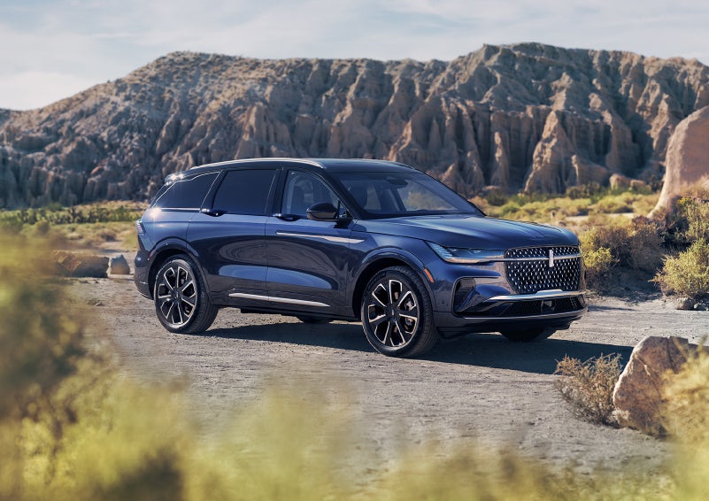 A 2024 Lincoln Nautilus® SUV is parked in a desert national park. | Baldwin Lincoln in Covington LA