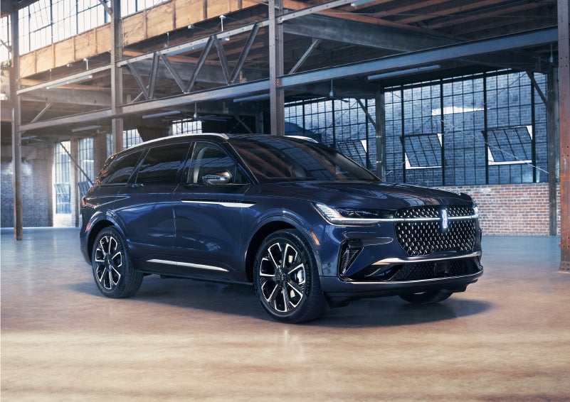 A 2024 Lincoln Nautilus® SUV is parked in an industrial space. | Baldwin Lincoln in Covington LA